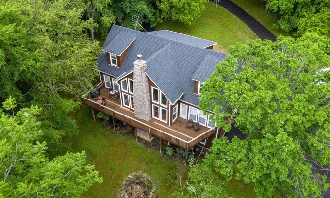 Kedron House | Cardinal's Nest - Secluded 9+ Acres, 3,000+ sq. ft., firepit in Columbia, TN