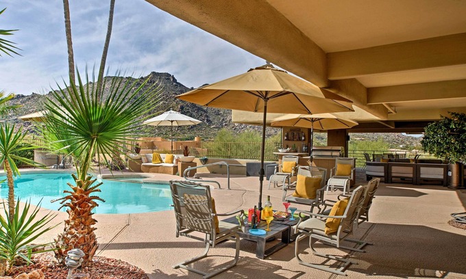 Carefree House | Carefree Casita w/Outdoor Pool & Mountain View!