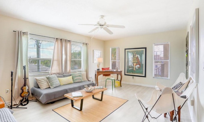 Clearwater Beach Apartment | Carefree Cottage