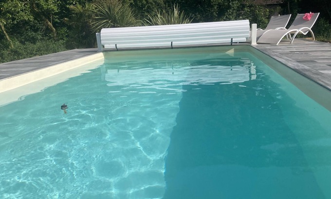 Carentan House | Carentan - Spacieuse Maison Avec Piscine Chauffée de 10 Personnes