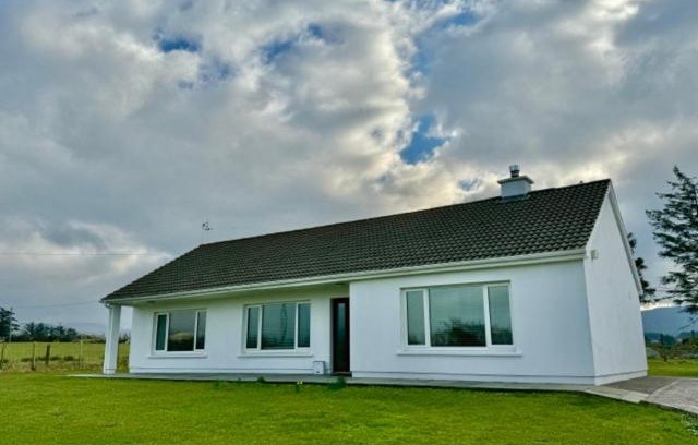 Cahirciveen House | Carhan River Holiday Home - Cahersiveen