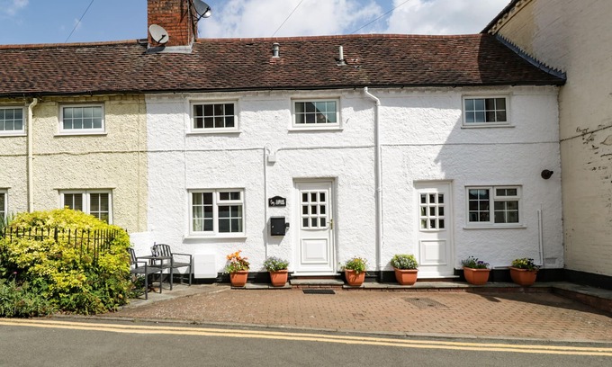 Ludwel Cottage | CARIAD COTTAGE, family friendly, character holiday cottage in Ludlow