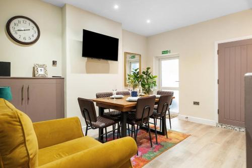 Roath House | Cariad House by MGroup SA