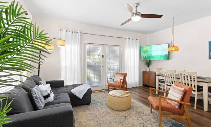 Crystal Beach Condo | Caribbean Dunes 219 - Community Pool + Hot Tub, Steps to the Beach!