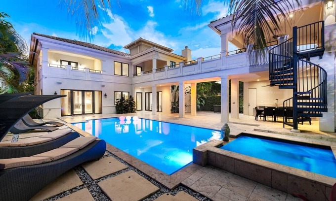 Coral Gables Section Villa | Caribbean Paradise 7BR/7.5BTH