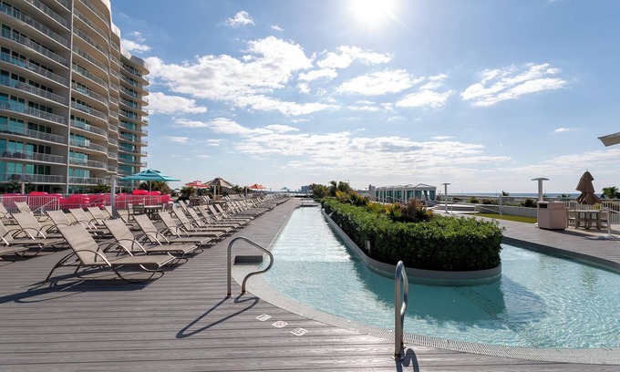 Orange Beach East Condo | Caribe C1115 Luxurious Retreat with Gulf Views!