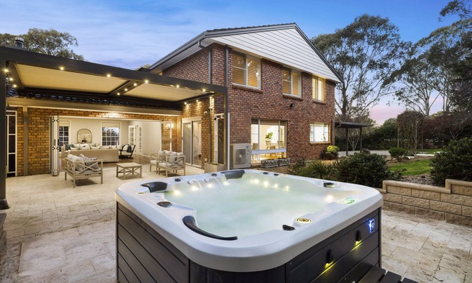 Bowral House | 'Carinya' on Centennial
