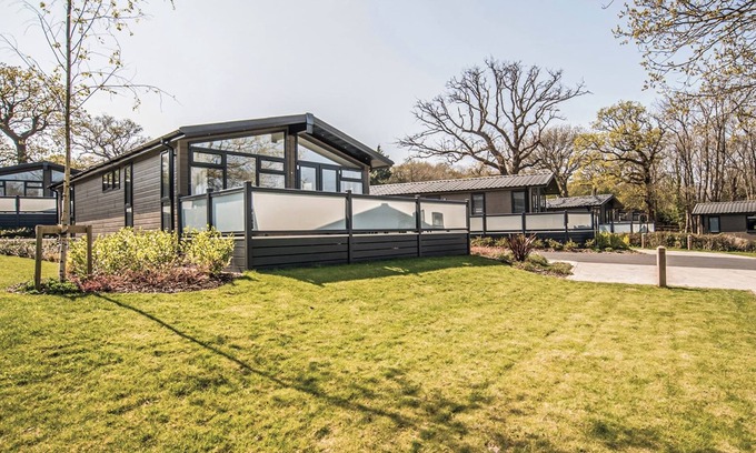 Ryde Ski Chalet | Carisbrooke View Premier