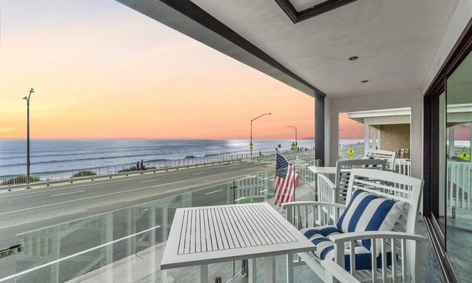 Carlsbad House | Carlsbad Beachfront Home W Hot tub