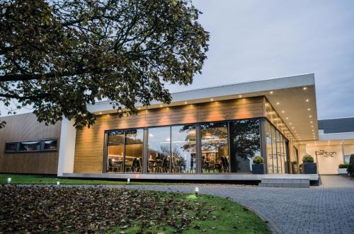 Ayr Hotel | Carlton Hotel