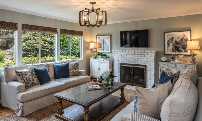 Golden Rectangle House | Carmel’s Golden Rectangle. Ocean views, walk to the beach and town in minutes.