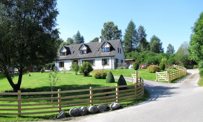 Fort Augustus Bed & Breakfast | Carn A Chuilinn House