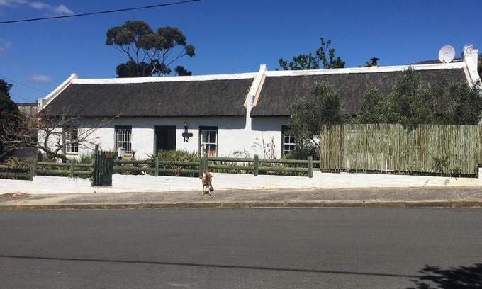 Bredasdorp House | Carneddie Cottage - main
