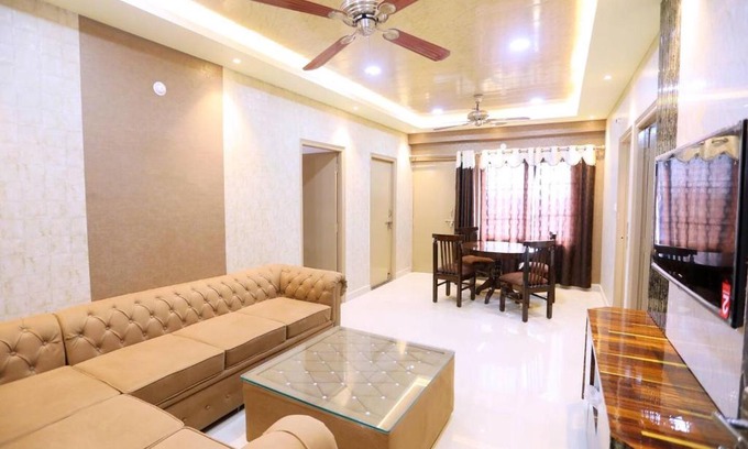 Varanasi Apartment | Carnival Stay - Premium homestay with wifi near ghat for families ONLY