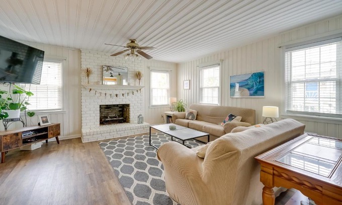 North Carolina Coast House | Carolina Beach Home with Private Deck Walk to Shore
