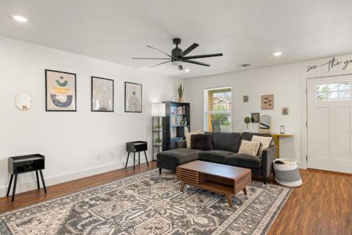Granbury House | Caroline