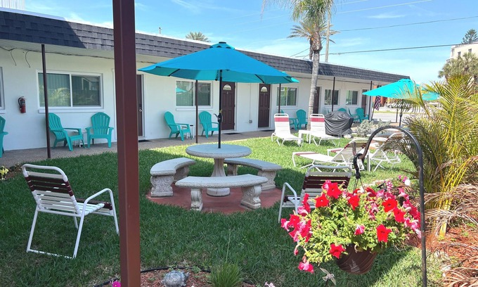 Sunset Reef Apartment | Carousel Suites #1- Coastal Studio steps to the Beach!