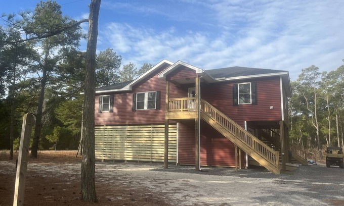 Carova Beach House | Carova 4x4 Beach w/parking passes! Sat Check in