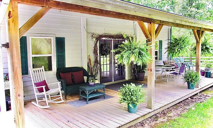 Carbon Hill Cabin | Carp's Cabin: 2 bedroom budget-friendly, modern farmhouse w/hot tub, NO WIFI