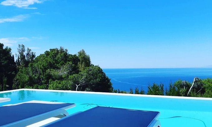 La Herradura Villa | Carpe Diem Casa: Infinity pool stunning views