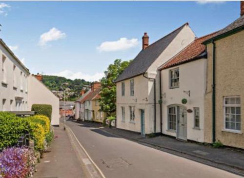 Minehead House | Carpenters Cottage Quirky home Seaside town