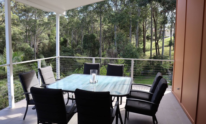 Lilli Pilli House | Carramar Dreaming-Beautiful home set in Lilli Pilli
