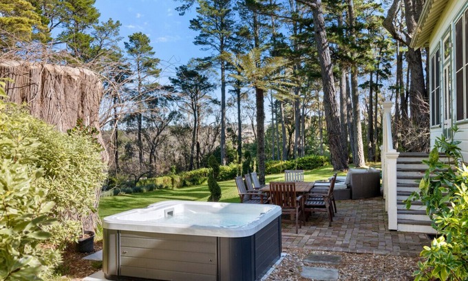 Wentworth Falls House | Carramar House - in the Amphitheatre of Nature