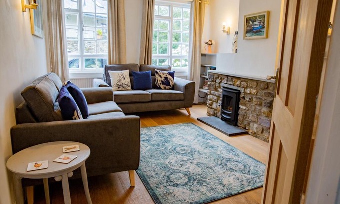 St Davids House | Carreg Lwyd