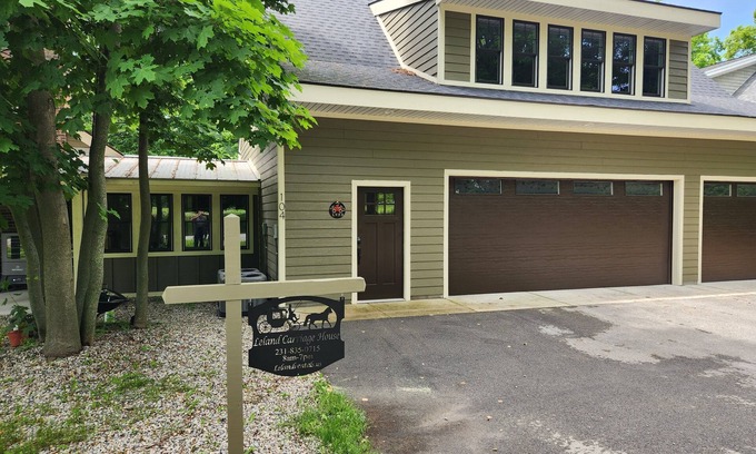 Leland Apartment | Carriage House guest house located in quaint FISHTOWN, Leland, Michigan, US