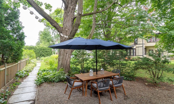Saratoga Springs Apartment | Carriage House on Fifth