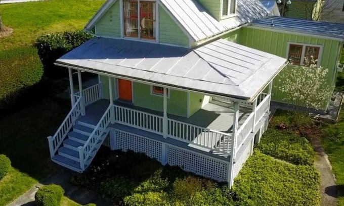 Harpers Ferry Cottage | Carrot Top Cottage PLUS Carriage House