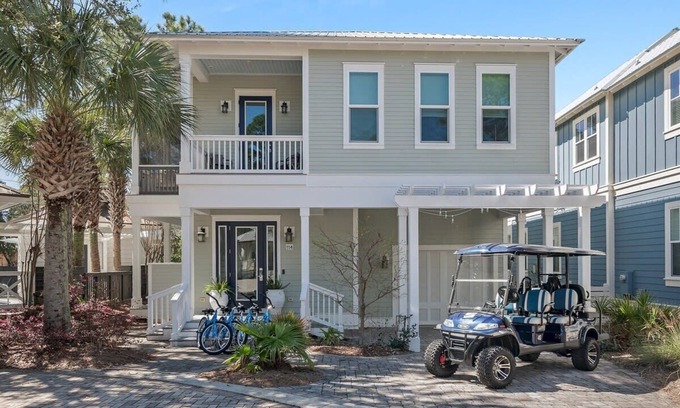 Seagrove Beach House | Cart+4 Bikes! Pool-Adjacent, 10 Min Walk to Beach! Balcony Overlooking the Pool!
