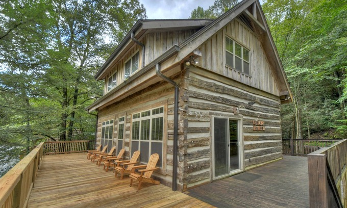 Ellijay Cabin | Cartecay Hideaway - Real log cabin on loud rapids