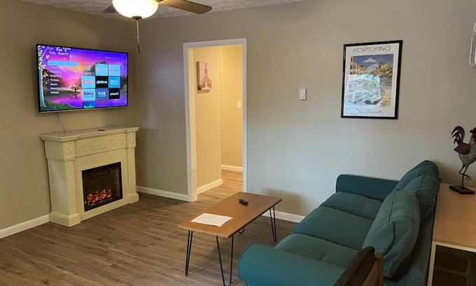 Norwood Apartment | Carter #6 Two Bedroom Apartment near Xavier