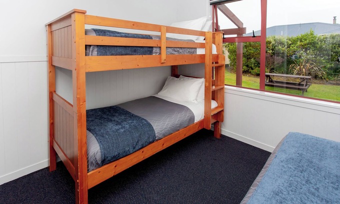Cape Foulwind Hotel | Carters Beach Top 10 Holiday Park