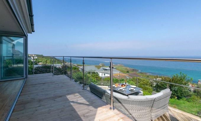 St Ives House | Carthew House, Carthew Way