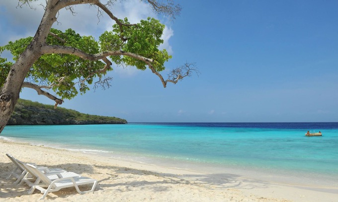 Bisento House | Cas Abou Waterfront Bungalow with Great Seaviews near Best Voted Beach