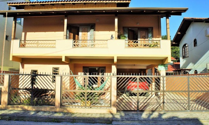 Bombas House | CASA 01 DORM TERRENO COMPARTIDO