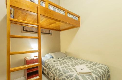 Bahia de la Academia Apartment | Casa #344 - Habitación 2 - Twin & Bunk Bed - NO AC