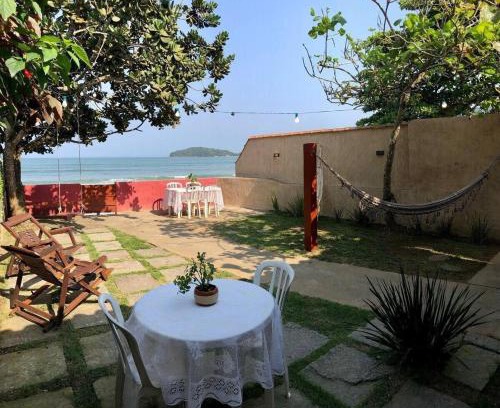 Maranduba House | Casa aconchegante pé na areia c/5 quartos.