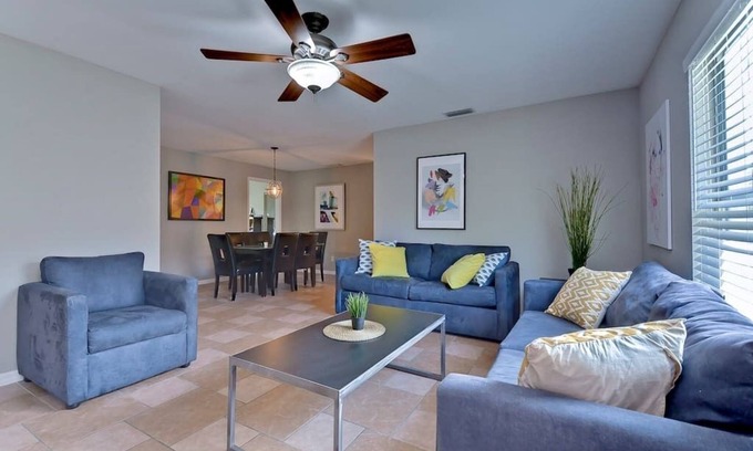 East Ybor House | Casa Ahora! 3-Beds Walk to 7th Strip & TECO Trolly