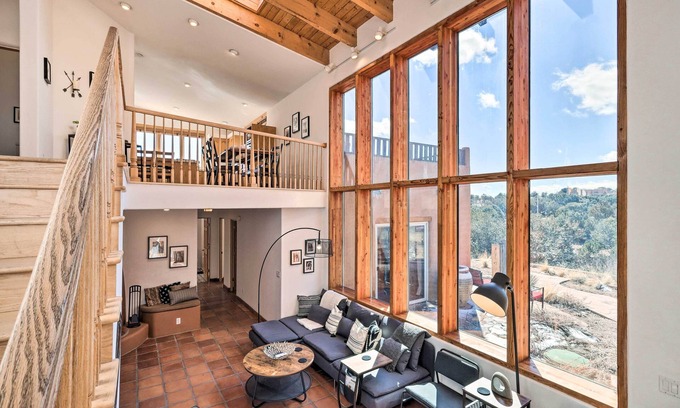 Vista Encantada House | ‘Casa al Reves’ Pueblo-Style House with Views!
