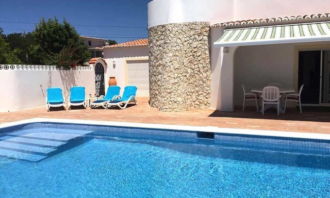 Lagoa e Carvoeiro House | Casa Altojo, a stylish well equipped 3 Bedroom villa