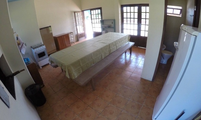 Garopaba House | Casa Amarela Grande Perto do Mar na Praia da Ferrugem SC