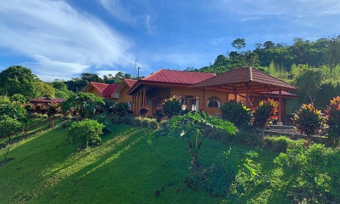 Orosi House | Casa Amarissa/View point at Tapantí National Park