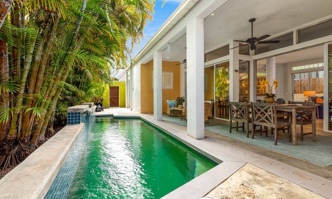 Old Town House | CASA AMOR ~ 2 Story, 3 Bedroom Home with Private Pool!