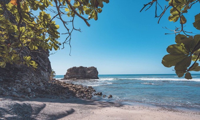 Manzanillo Villa | Casa Bamboo Beach Retreat - close to the ocean.