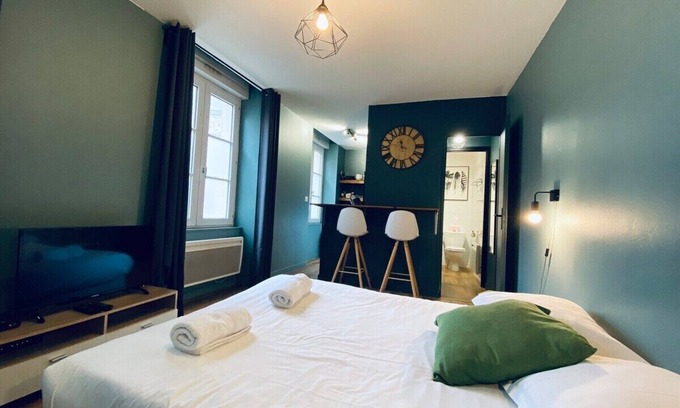 Saint-Jacques - Nazareth Apartment | Casa Balzac - Lovely Studio - Fully equipped