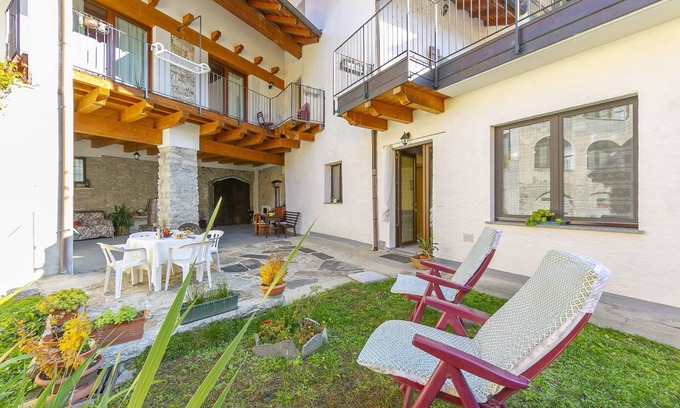 Madonna del Sasso House | Casa Baroni few min From Orta Lake