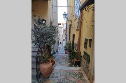 Taormina City Centre Apartment | Casa Bianca - Luxury with balcony in the city Centre